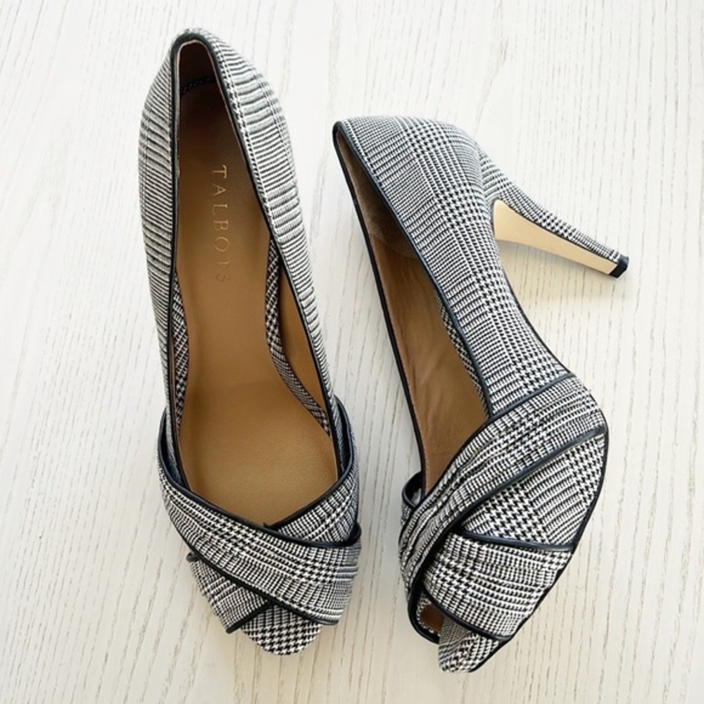 Talbots Herringbone Peep Toe Criss Cross Heels Pumps size 9 Black & White Fabric